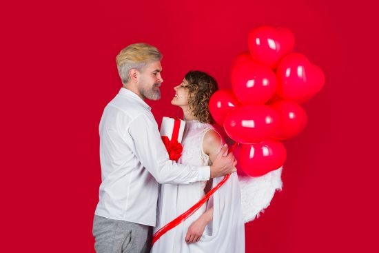 ¡Dos grandes ideas para implementar el 14 de febrero en tu estación! 1 bigstock Couple Of Cupids Valentine Da 400129079 e1611769939393